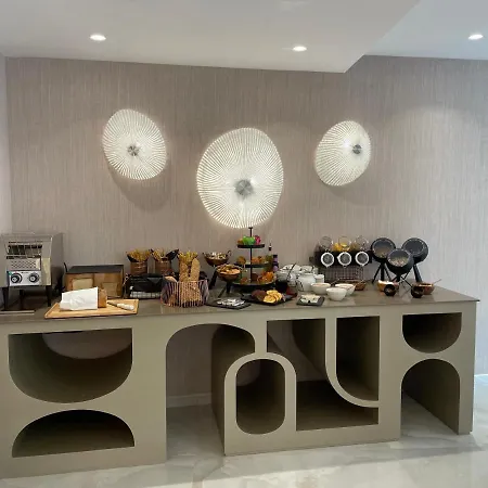 Ethereal White & - Adults Only Hotel